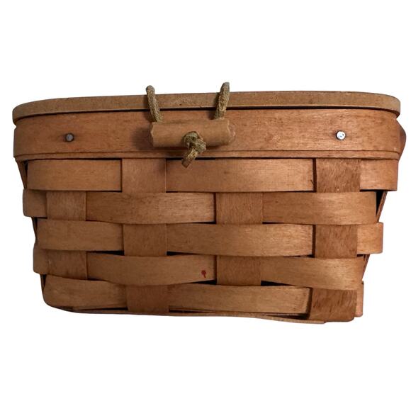 Vintage 1991 Longaberger Basket with Lid & Handle – Signed - Picture 8 of 12